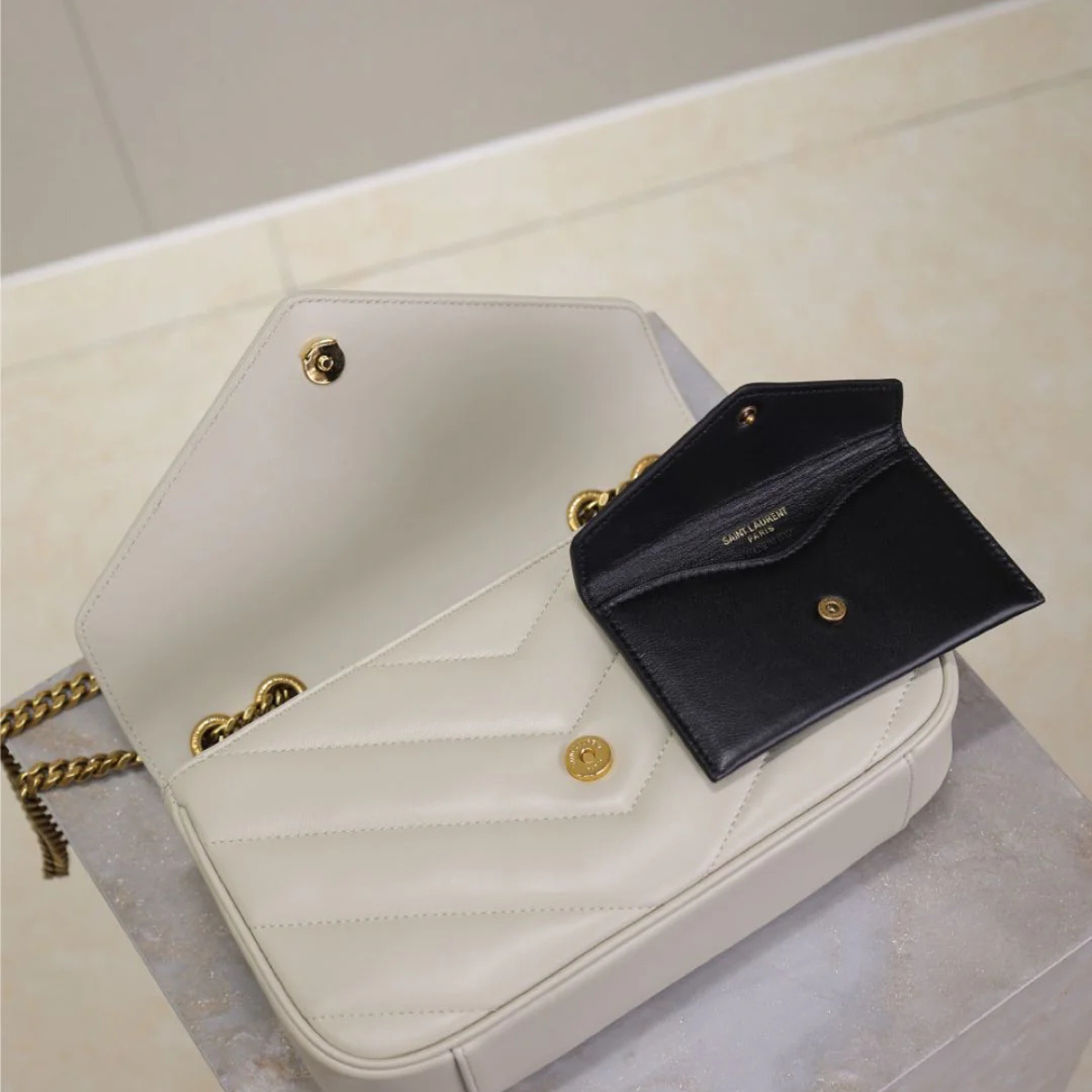 SAINT LAURENT LOULOU SMALL MATELASSÉ LAMBSKIN BAG IN WHITE